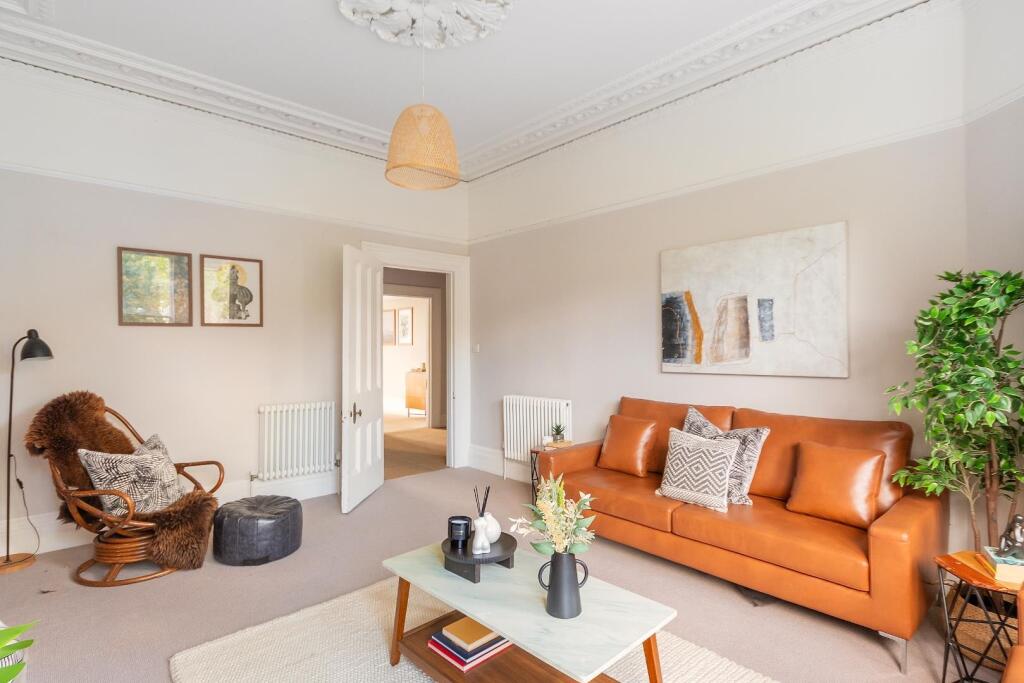 H1F2F0RRRD - Living Room C.jpg