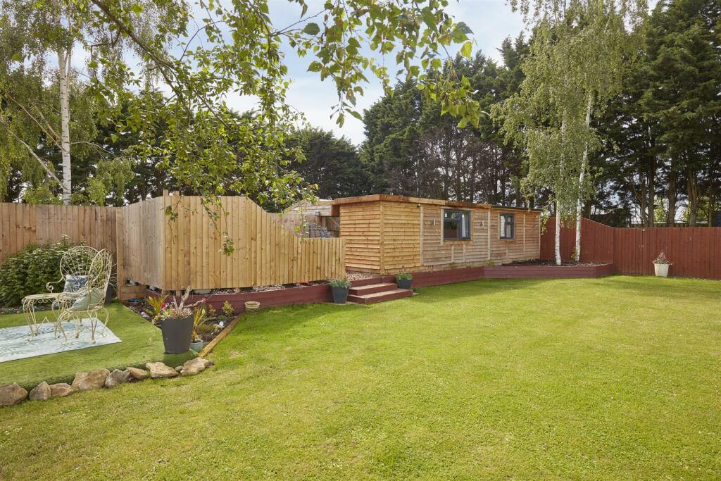 Frith_Meadow_Landbeach_100624 29.jpg
