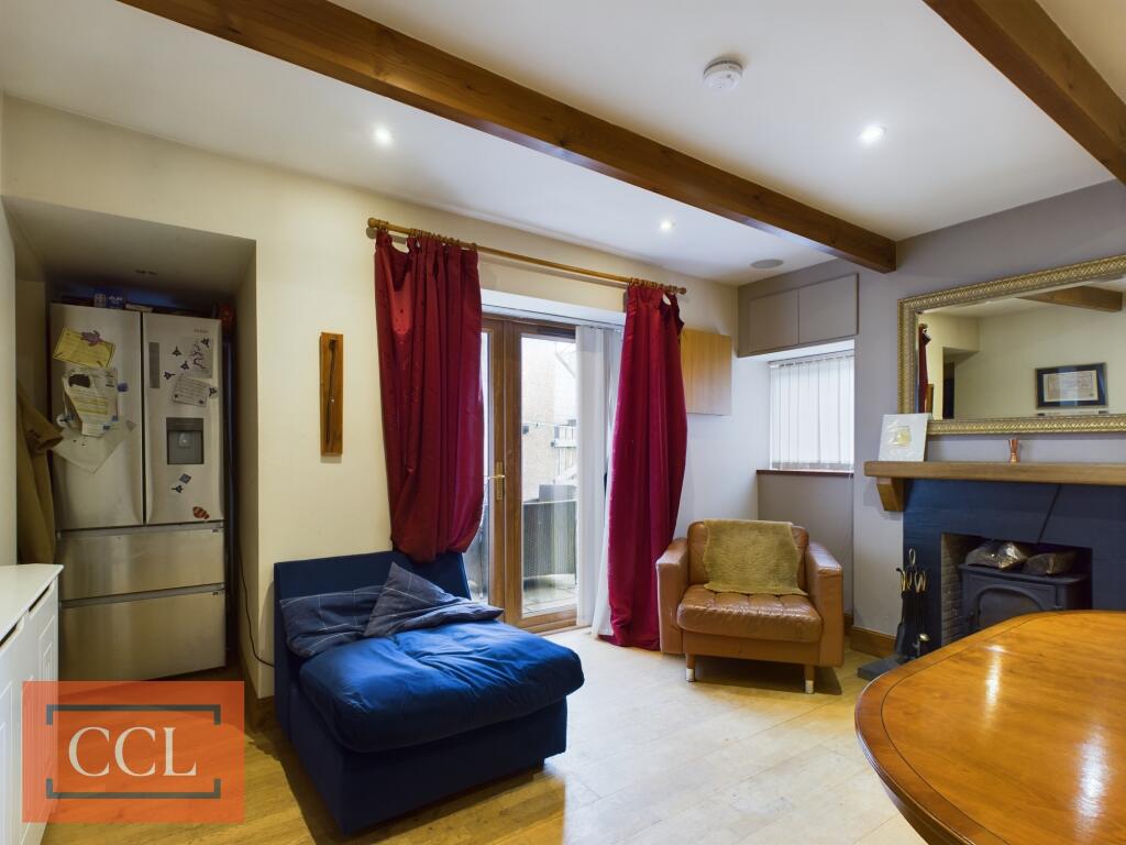 CAM03185G0-PR0076-STILL011