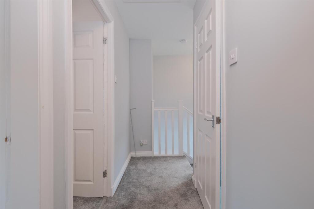 030-3 Loanhead Crescent, Newarthill, ML1 5AW.jpg