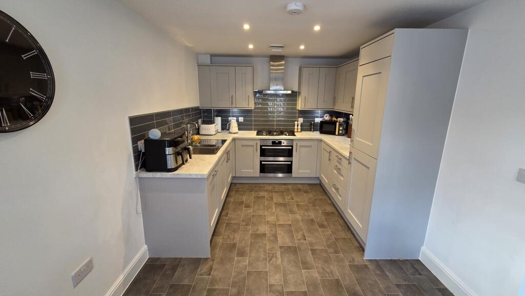 Kitchen (2)