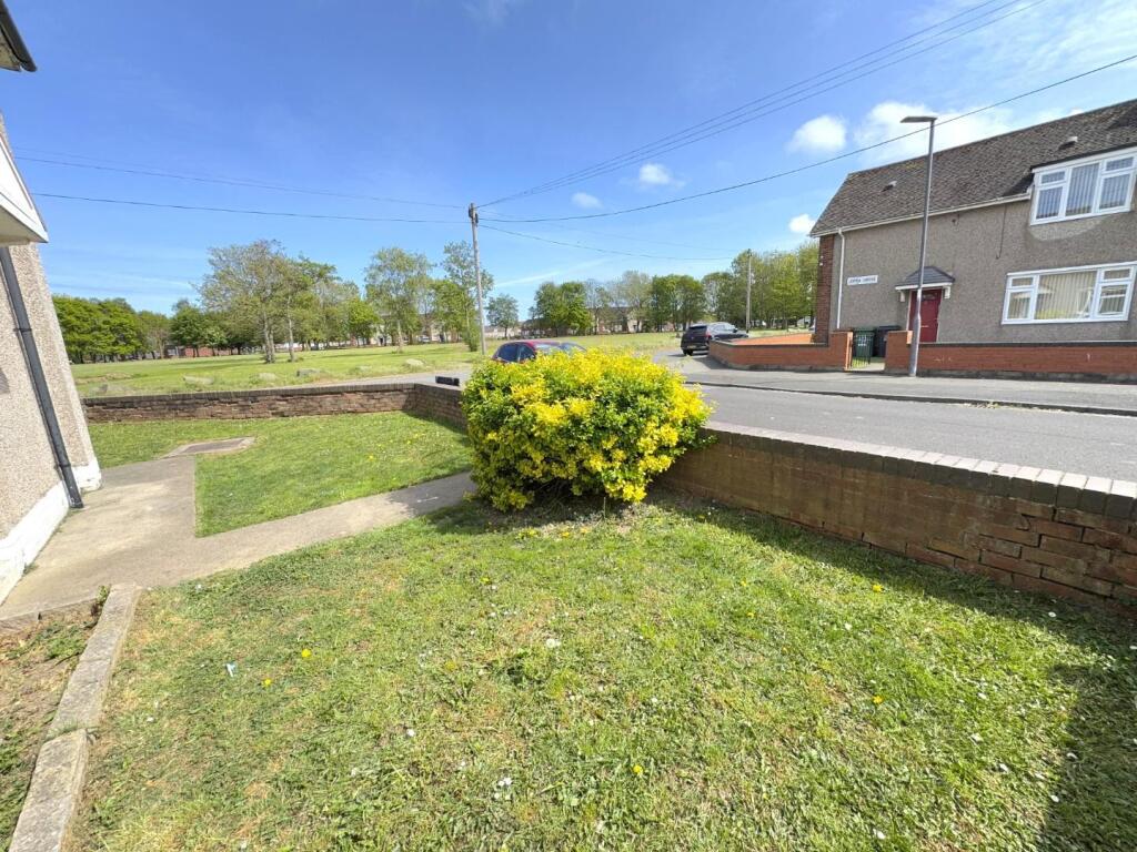FRONT GARDEN