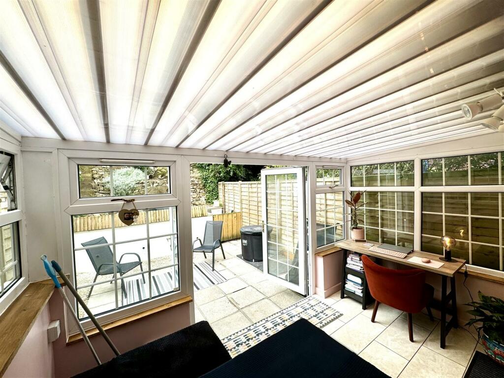 GARDEN ROOM