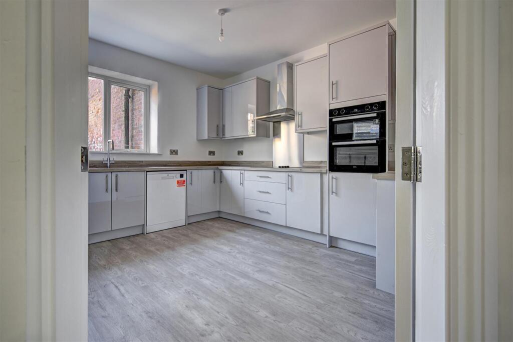 51 Avondale Road, Wigan-11.jpg