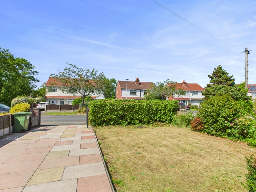 CAM02386G0-PR0132-STILL009