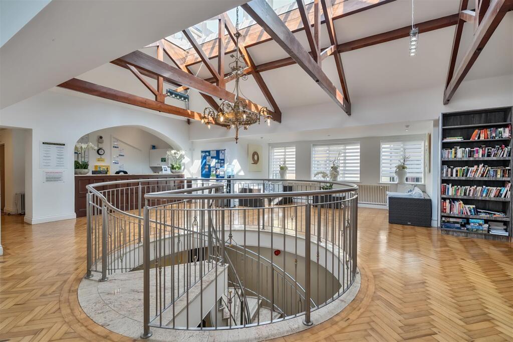 Swimming Pool &amp; Gymnasium Reception