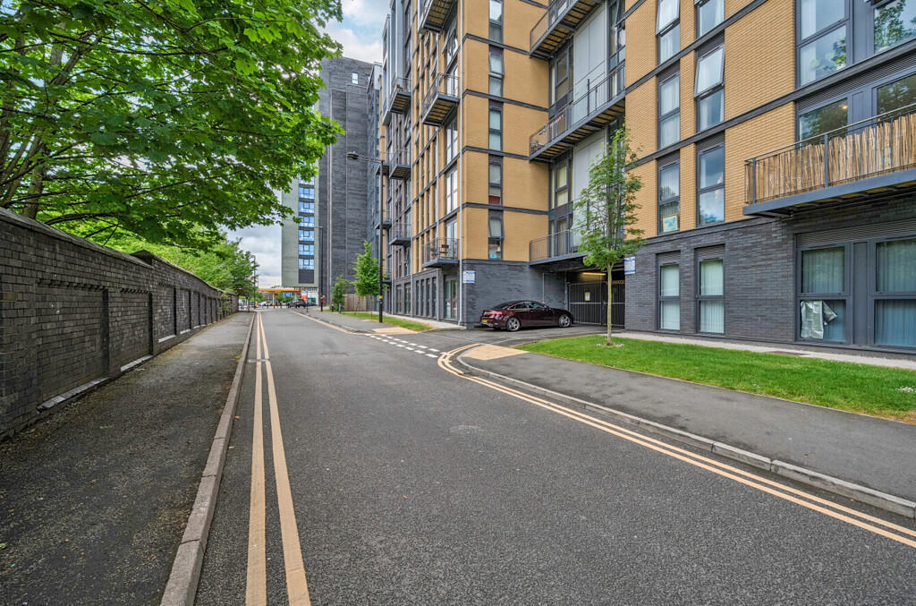 1294105-2-68371e3...