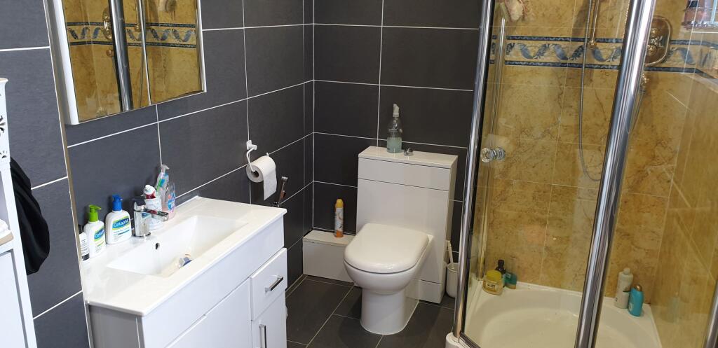 En-suite Bathroom