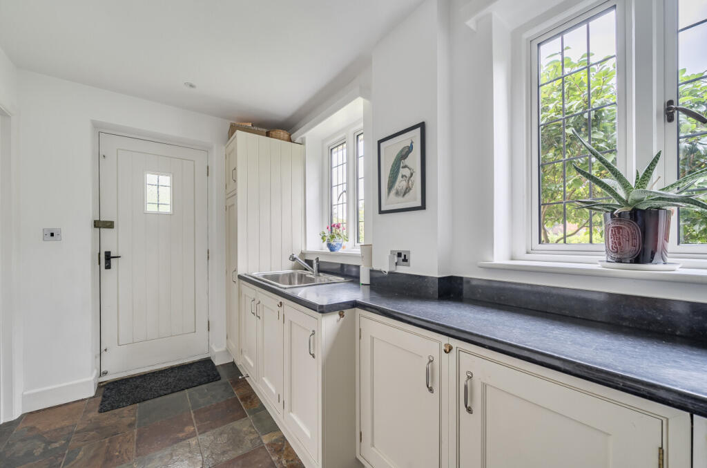 1358091-11-68d2c0...