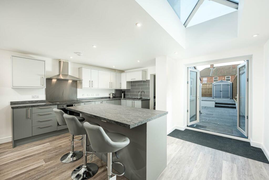 Kitchen_1.jpg