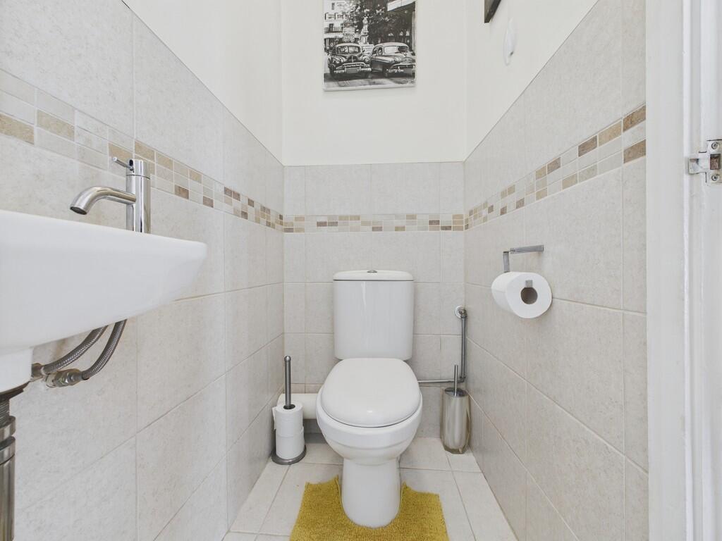 CAM04273G0-PR0154...