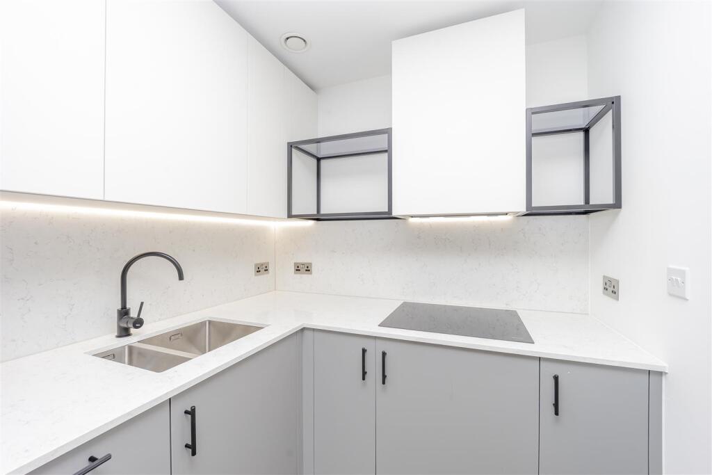 Kitchen          .jpg