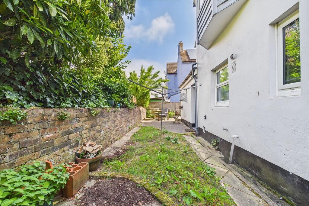 CAM01085G0-PR0558...