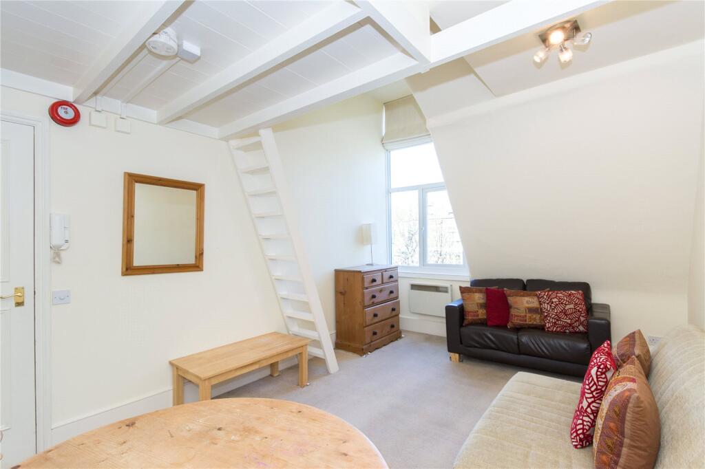 Studio Room