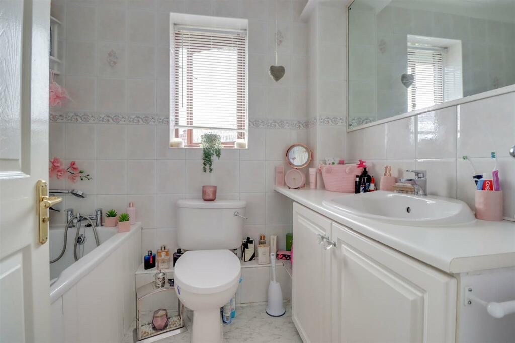 2 BRODIE WALK (34).jpg