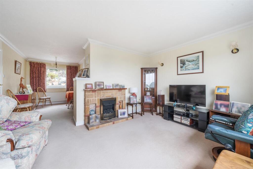 Crescent Gdns Sitting Room.jpg