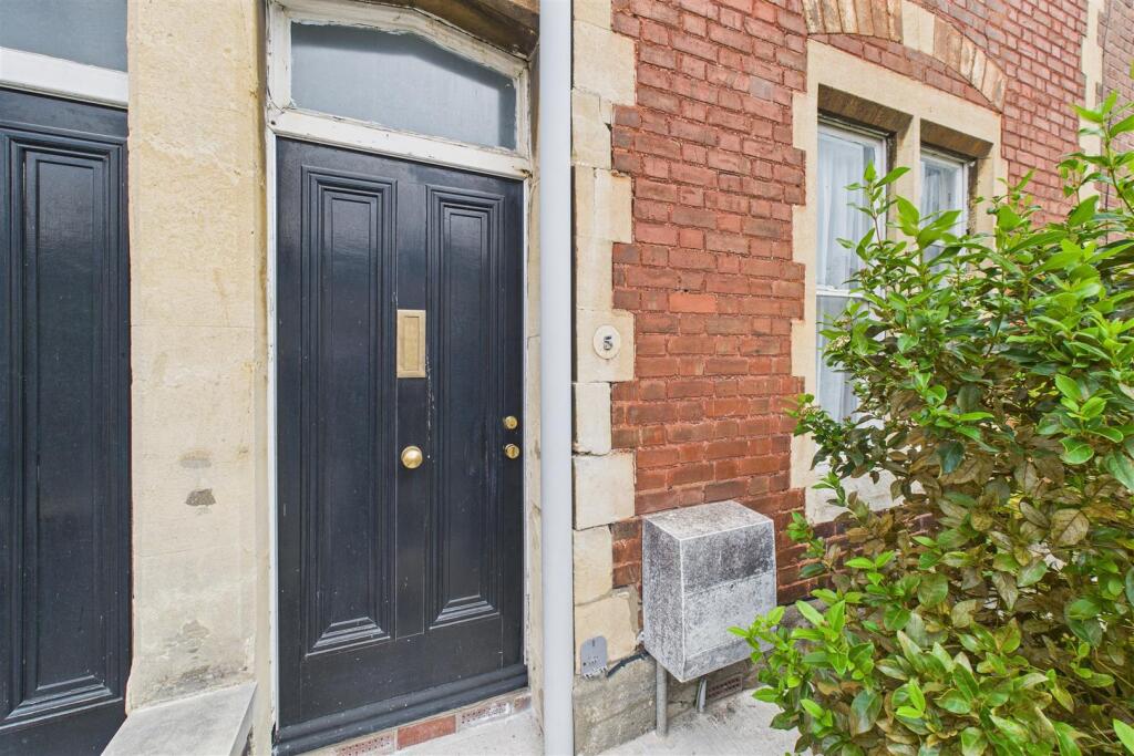 5 Osborne Villas, Kingsdown, Bristol, BS2 8BP | Fr