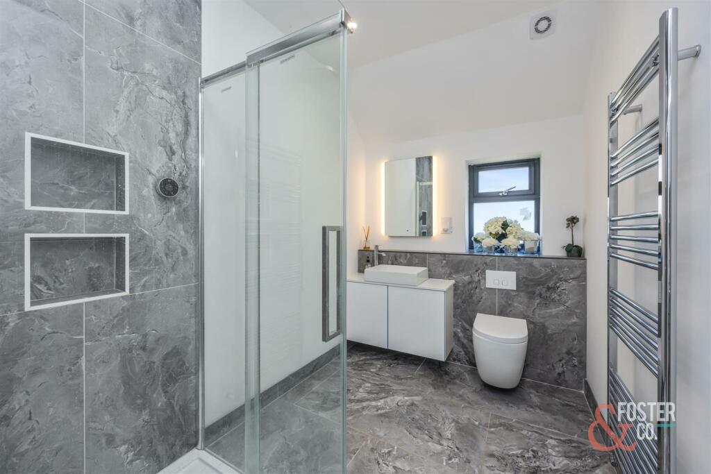 Eastwick Close, 3-011.jpg