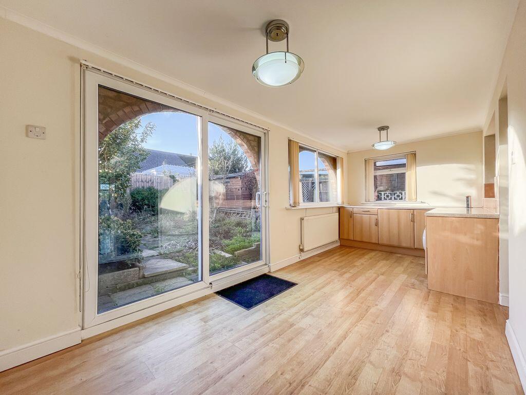 UTILITY/BREAKFAST ROOM