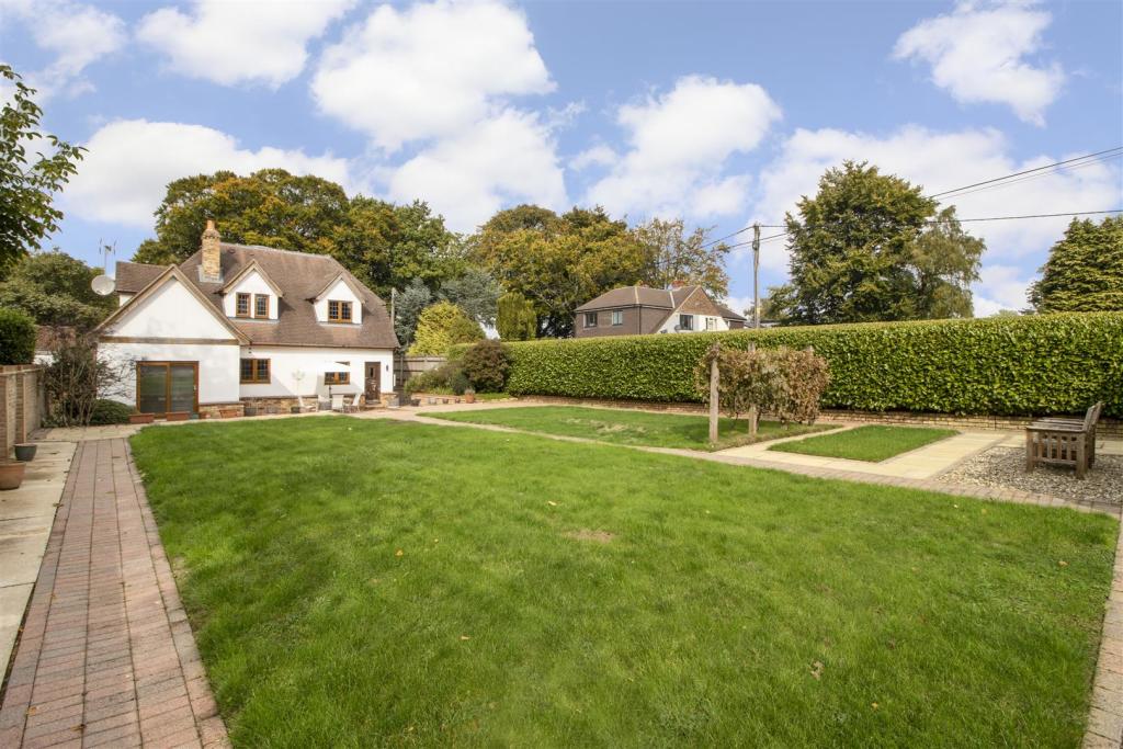 Garden to House.jpg