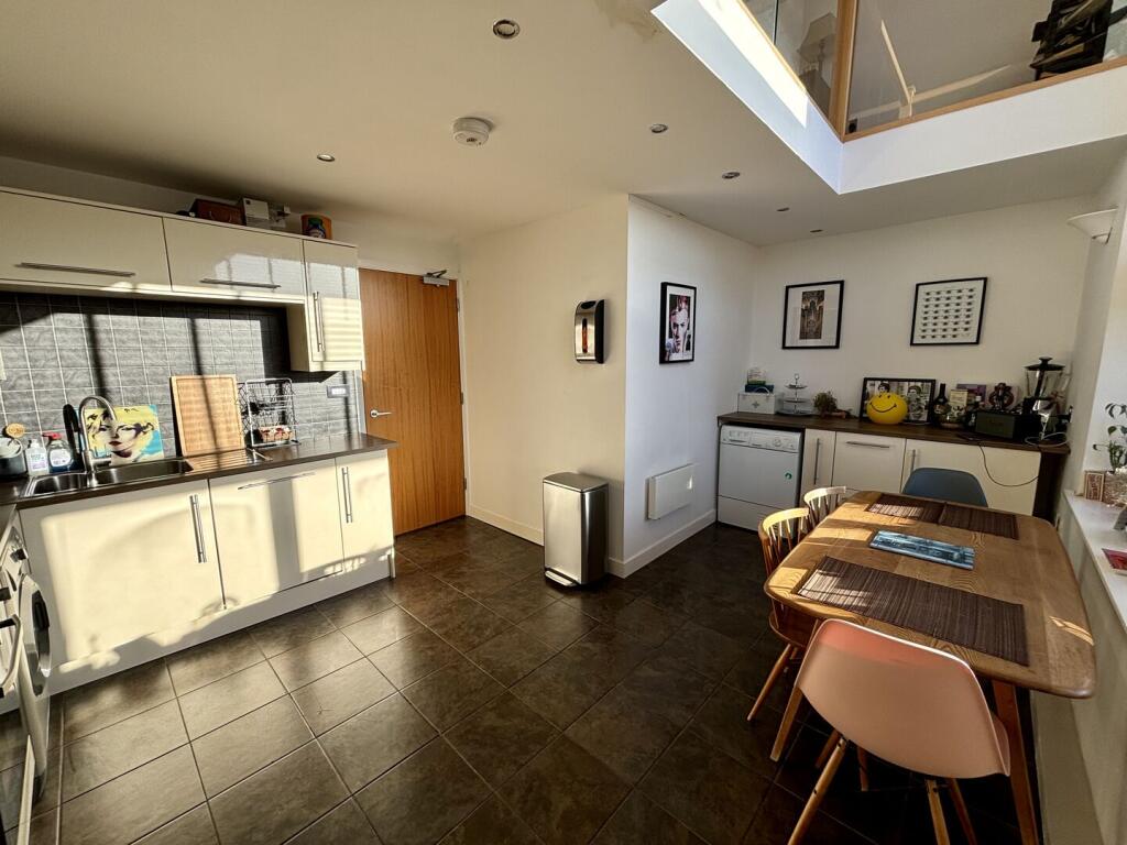 Kitchen (2)