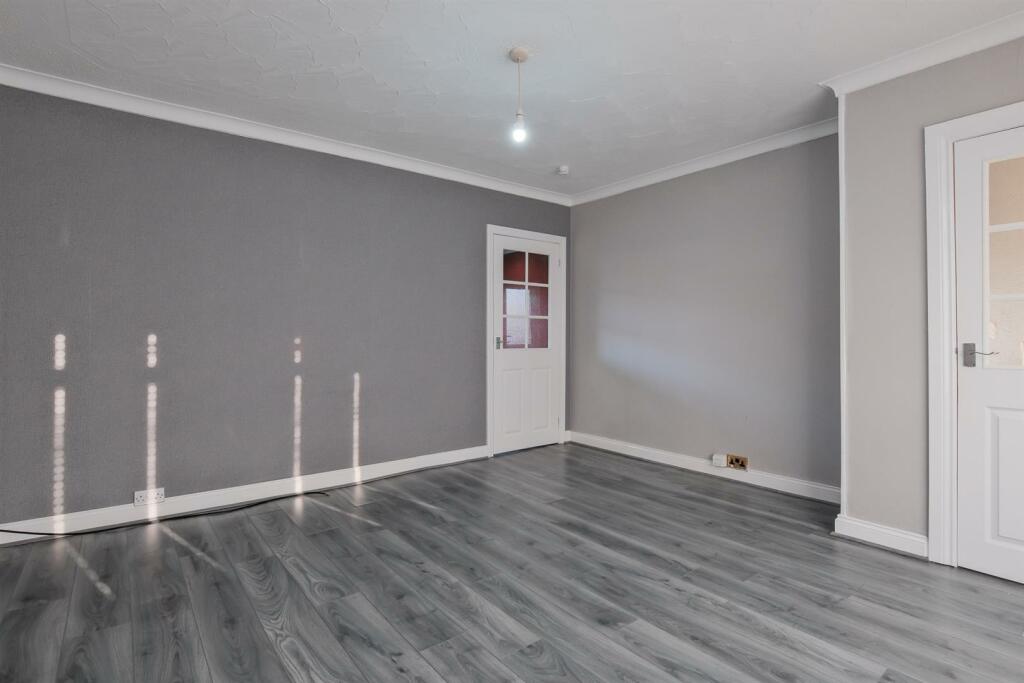 008-86 Omoa Road Cleland, ML1 5RE.jpg