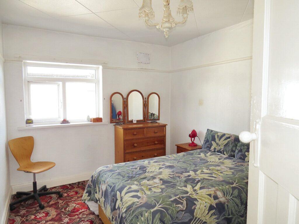 Kenilworth Gardens- Bedroom 1