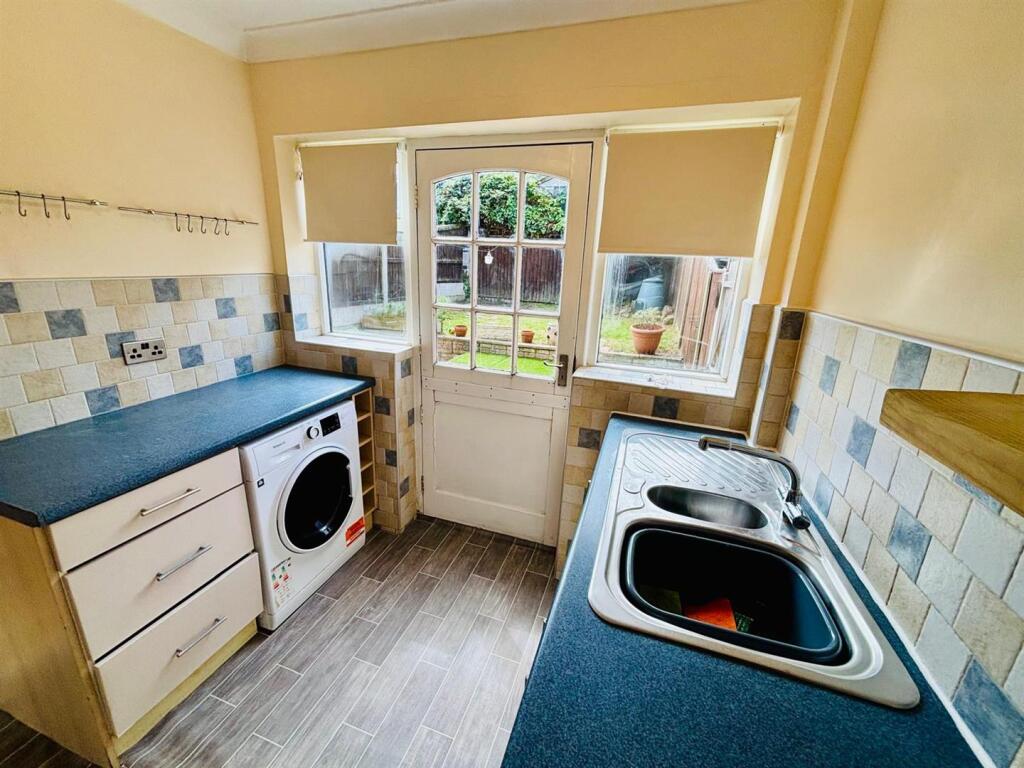 Fitted Kitchen: