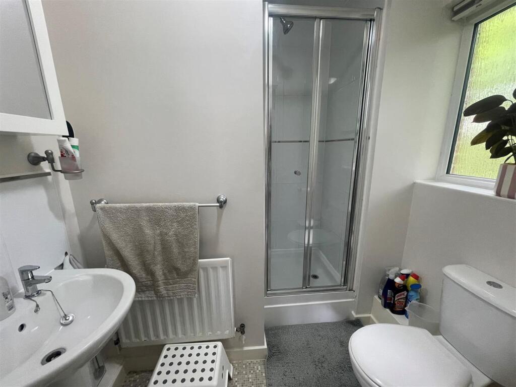 NEW ENSUITE.jpg