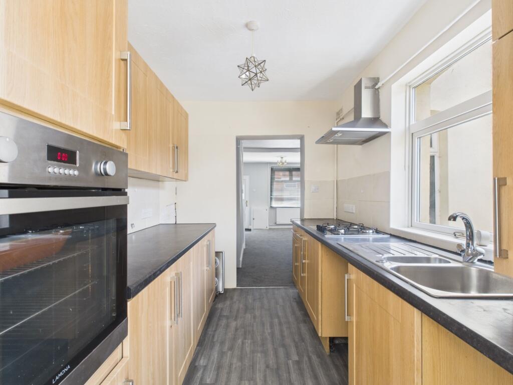 CAM04922G0-PR0048-STILL004