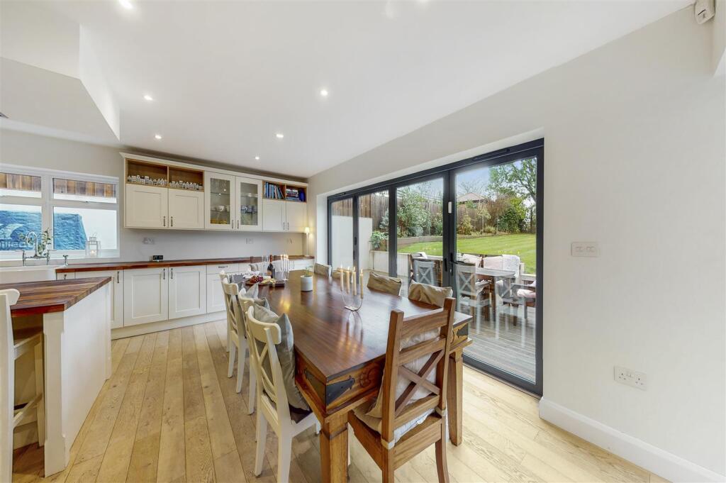 Kingwell, South Hill Avenue - O9Z7XXPUFSUlwbR4jthX