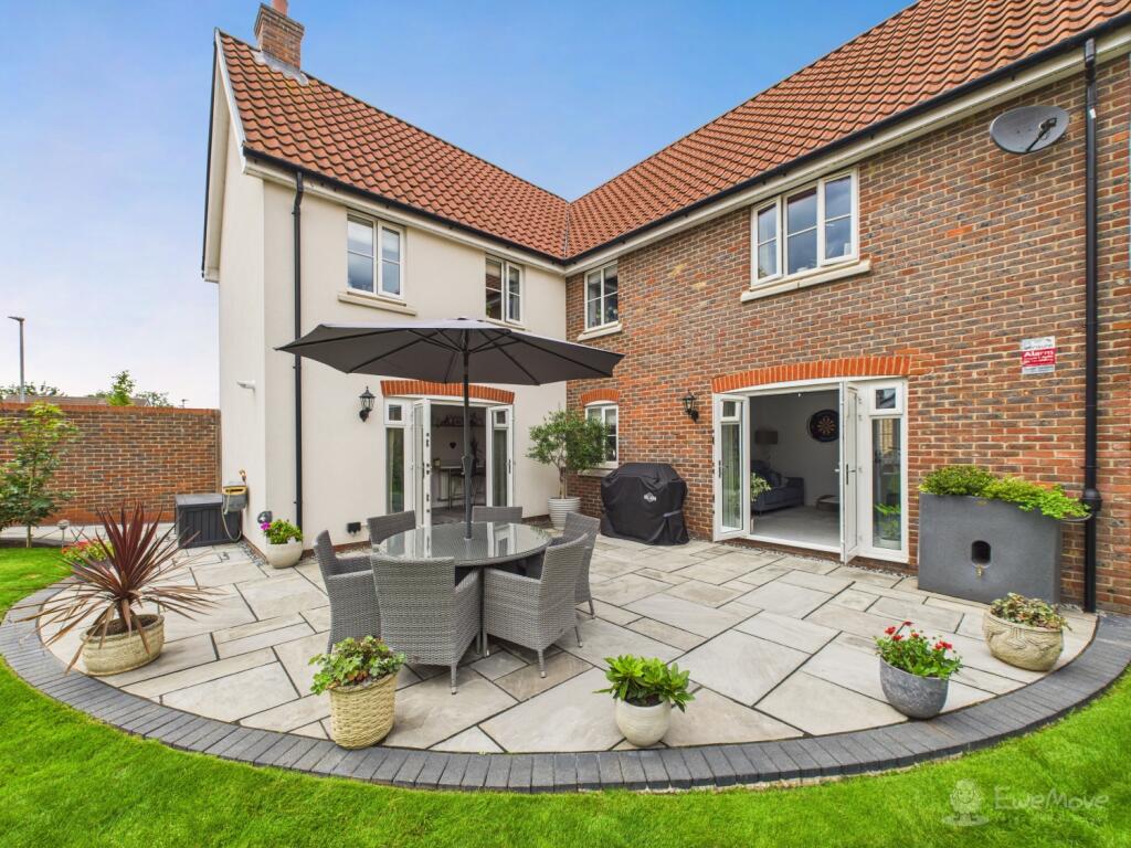 Garden- Mark Stephens EweMove Newmarket and Soham 