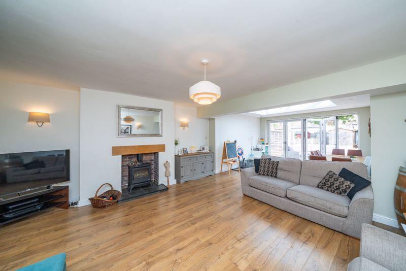 OPEN PLAN LIVING/DINING