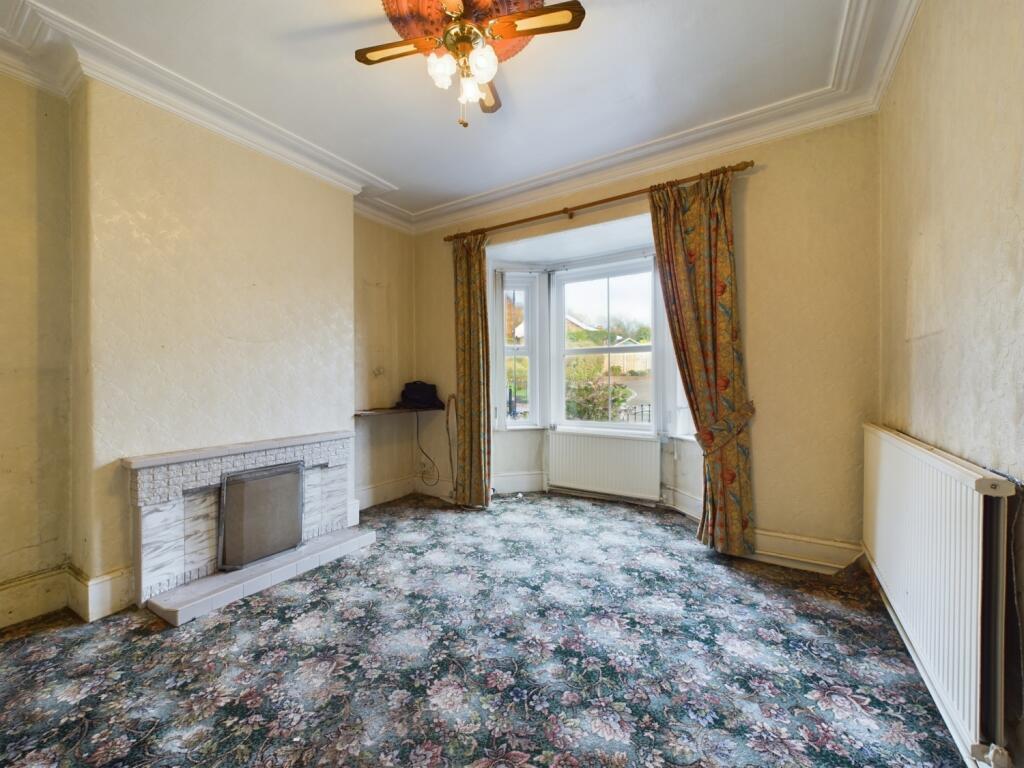 CAM04634G0-PR0005-STILL010