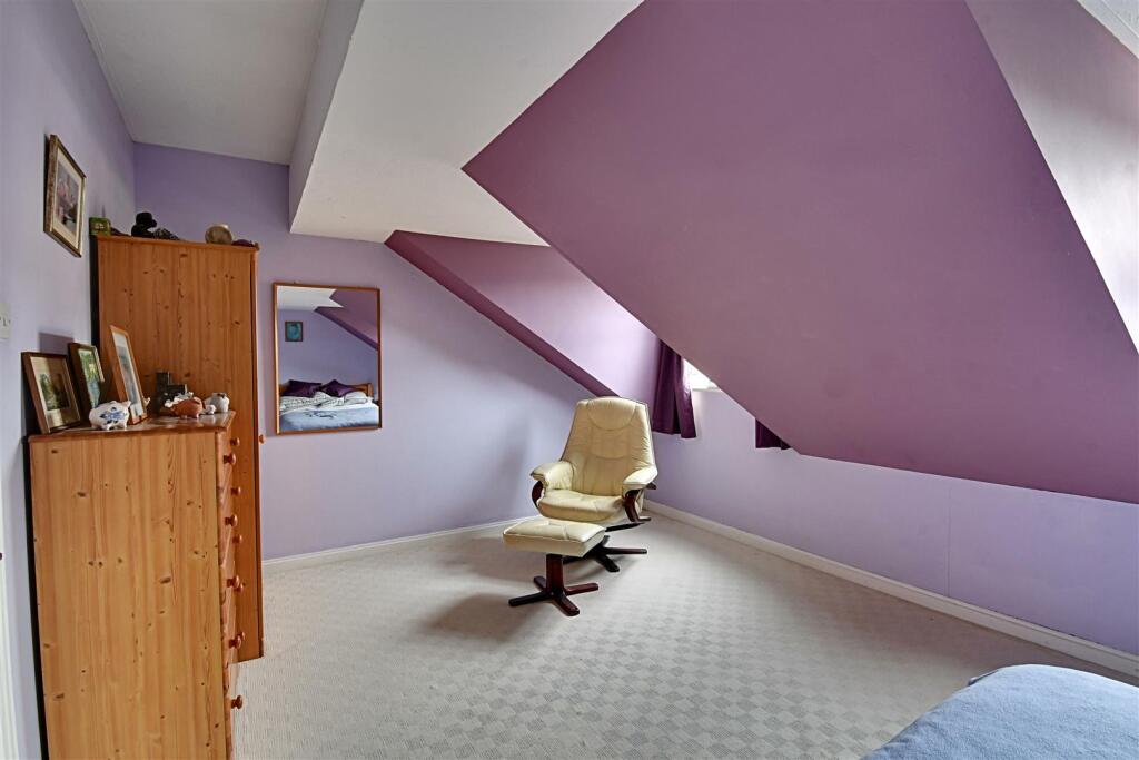 Bedroom 2_2.jpg
