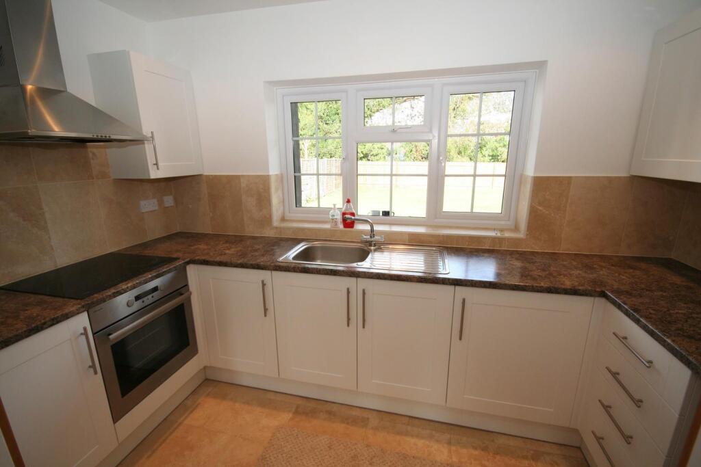 33 St Andrews Road Kitchen.JPG