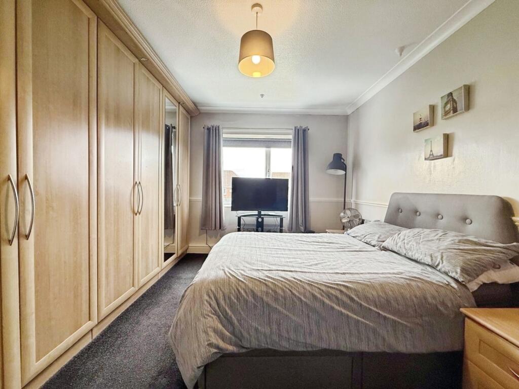 pbox-bedroom-325206.jpg