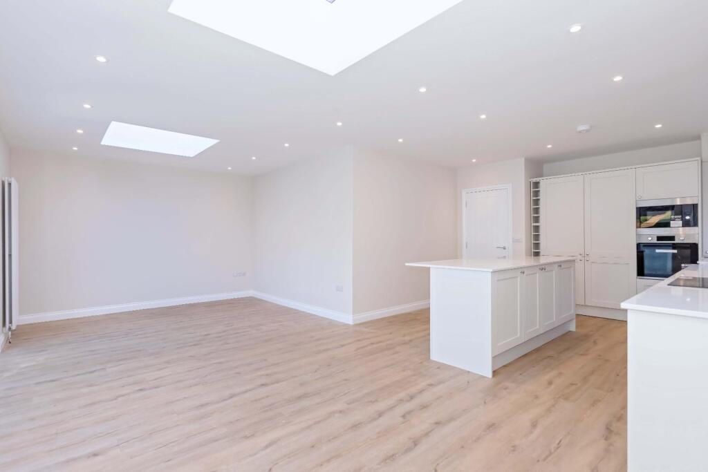 Elizabeth Avenue_12.jpg