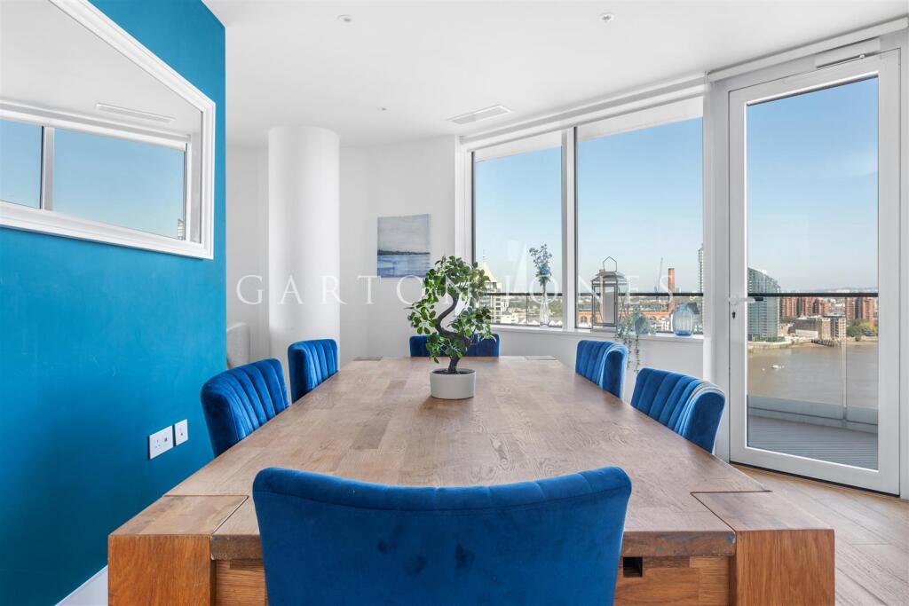 Kitchen/ Dining Room