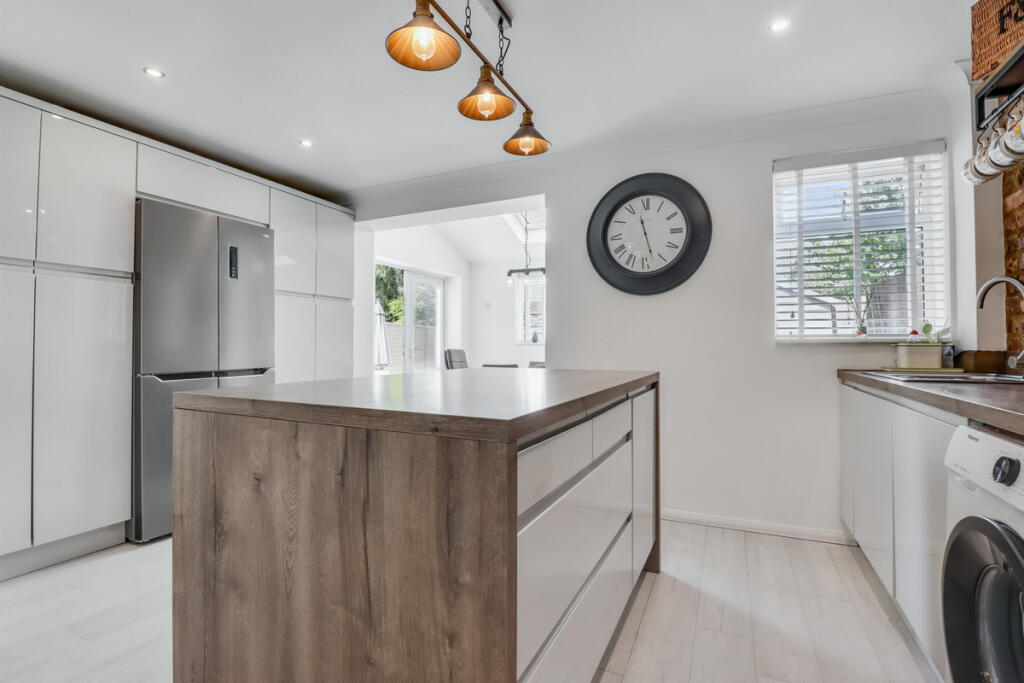 Kitchen / Breakfast Room
