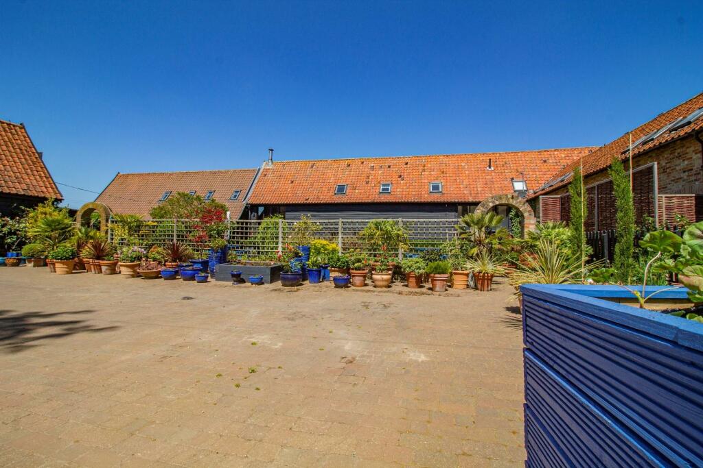 2 Clamp Farm Barns [Parking area].jpg