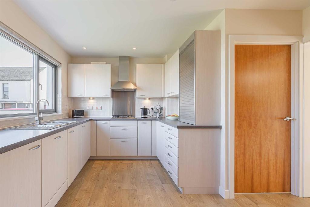 Breakfasting Kitchen