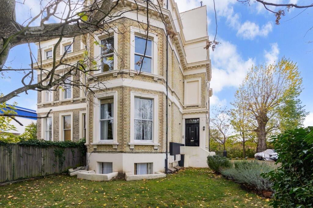 Streatham High Road, London, SW16