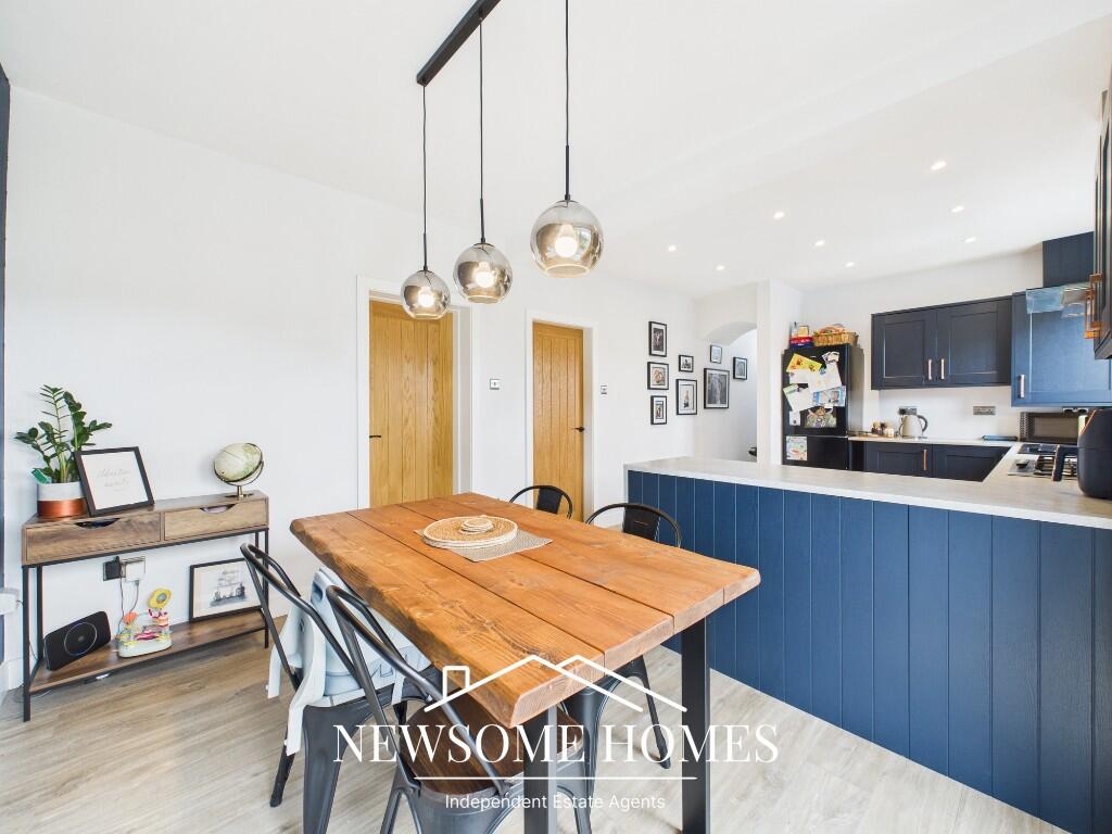 Kitchen/ Dining Room