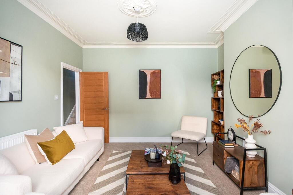 2R1RGK - Living Room C.jpg