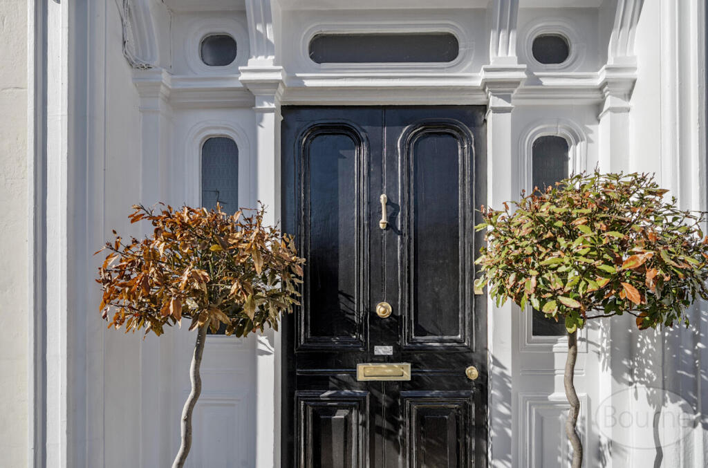 f520210f-2322-436...