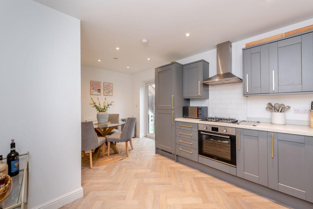 Kitchen/ dining room