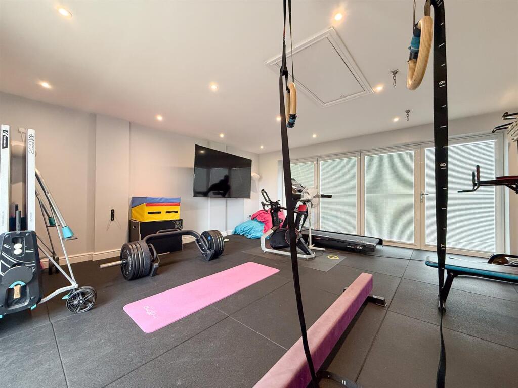 Gym / Garage