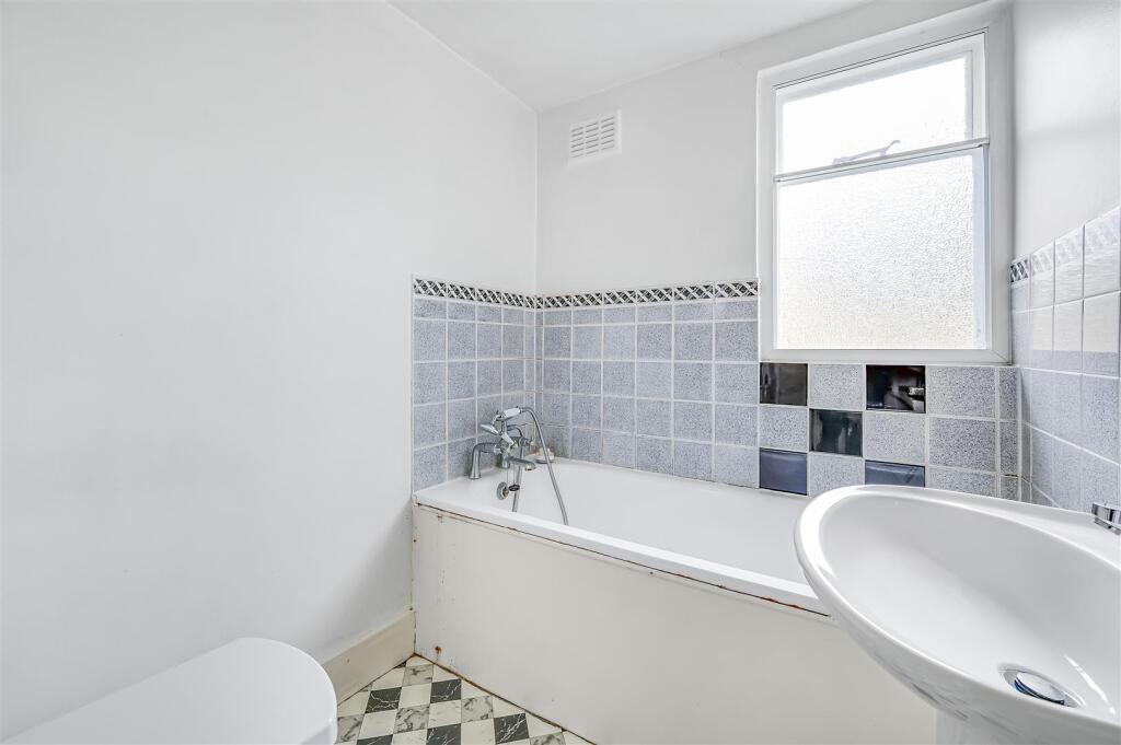 James_Anderson___Leinster_Avenue__East_Sheen__SW1_