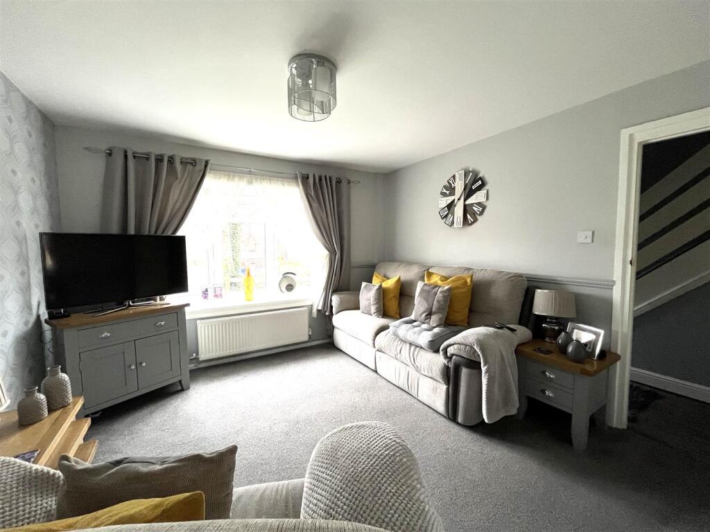 123 coulthwaite lounge.jpeg